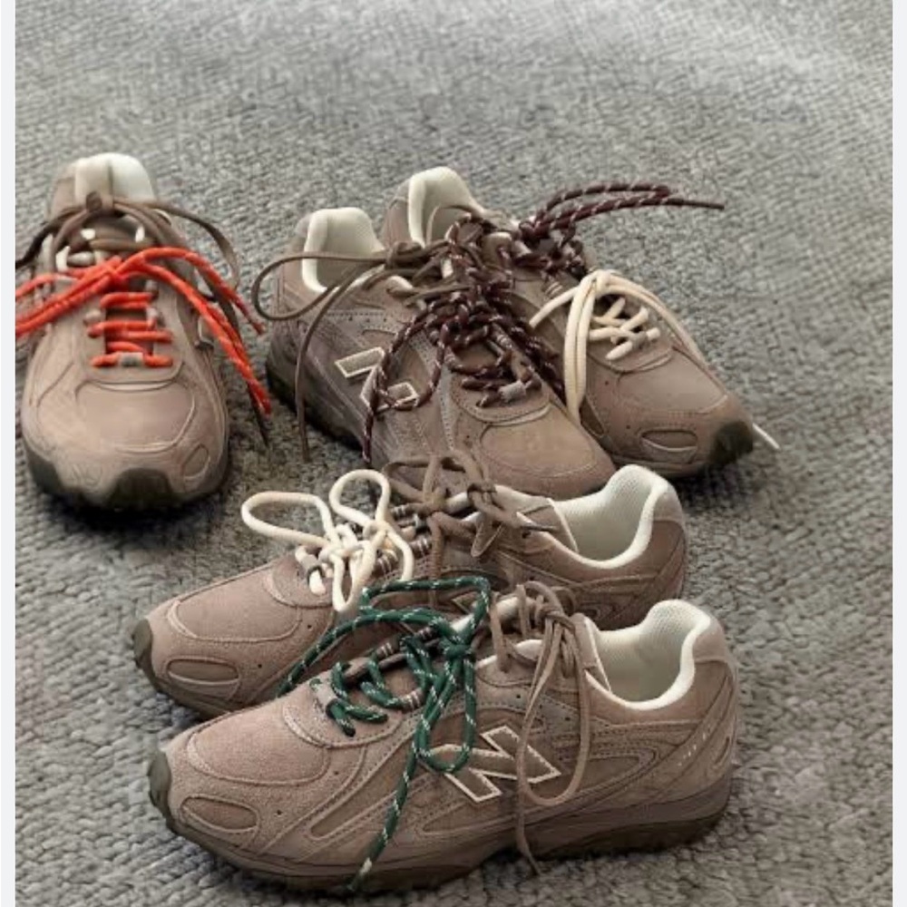 New balance 204L  Suede Sneakers with Colorful Laces women’s size 9.5